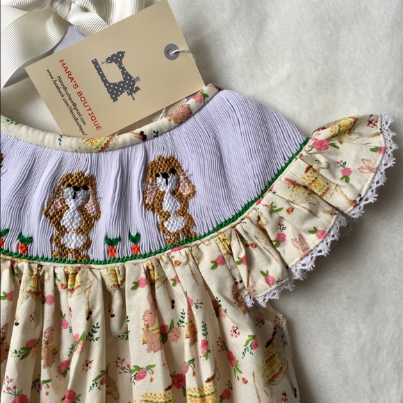 SOLD Unique bunny and carrot smocked dress - Picture 2 of 2